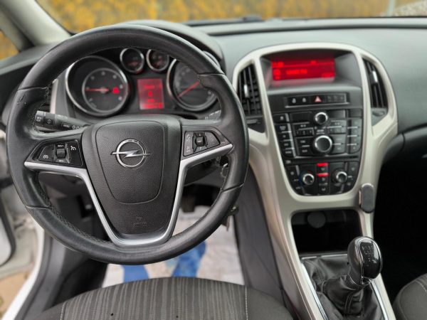 Opel Astra J 2012 1.7 diesel