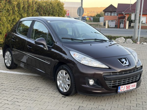 Peugeot 207 1.4 benzină 2011