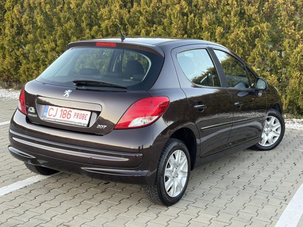 Peugeot 207 1.4 benzină 2011